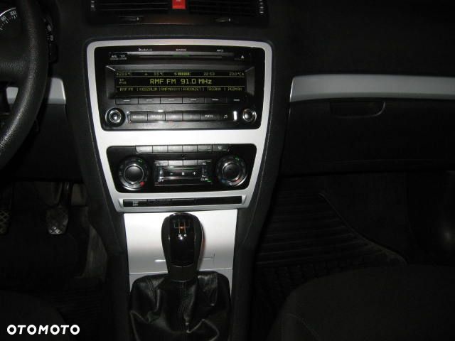 Skoda Octavia 1.6 Elegance - 21