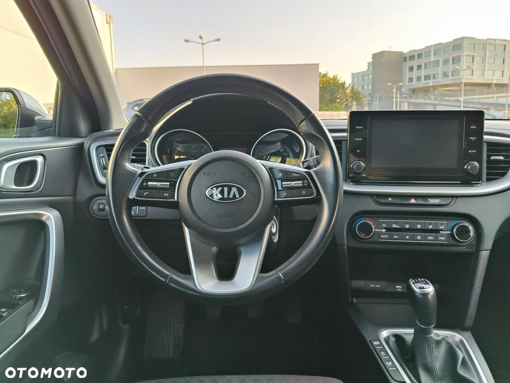 Kia Ceed 1.6 CRDi mHEV M - 14