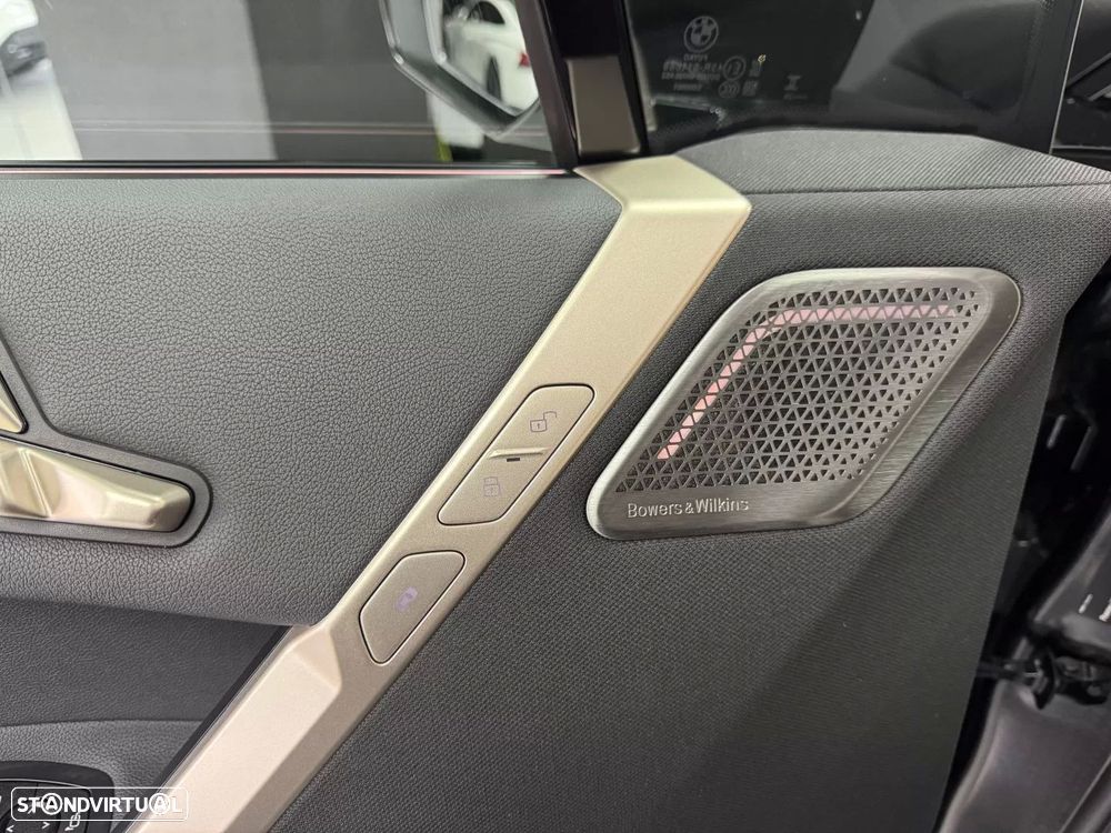 BMW iX xDrive 40 Pack Desportivo - 38