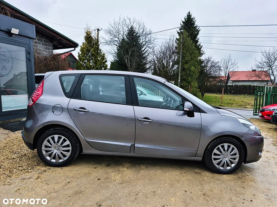 Renault Scenic 1.6 16V 110 TomTom Edition - 9
