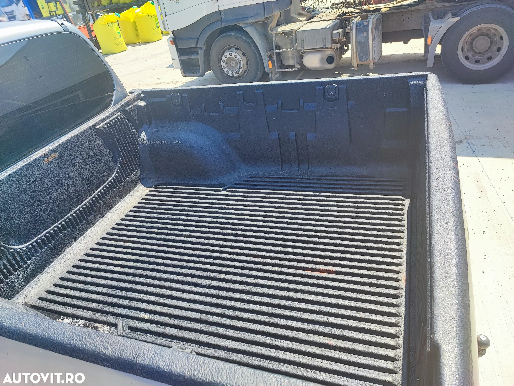 Mitsubishi L 200 - 9