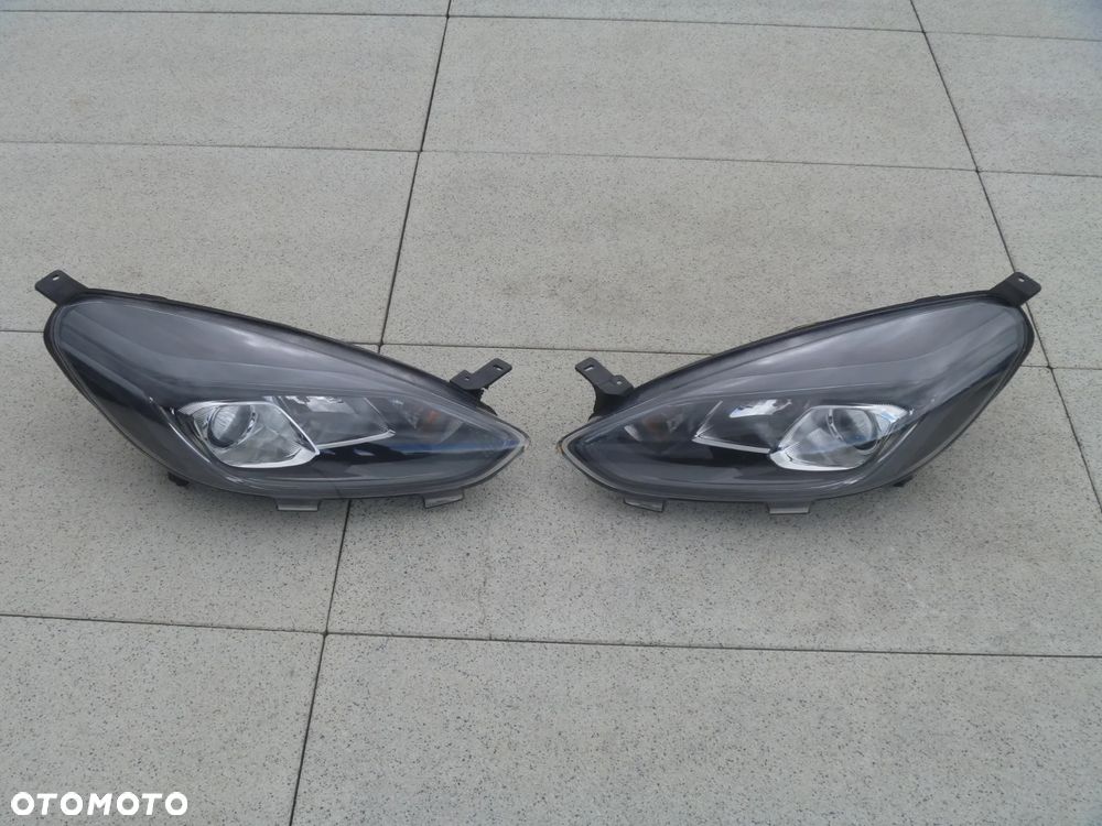 FORD FIESTA MK8 BŁOTNIK PRAWY ORYGINAŁ - 16