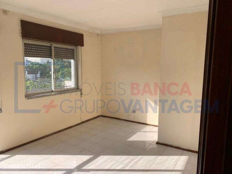 Apartamento T2 em Vila Nova da Rainha - Grande imagem: 3/25