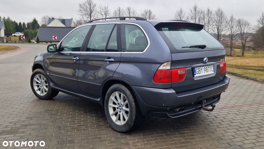 BMW X5 4.4i - 7