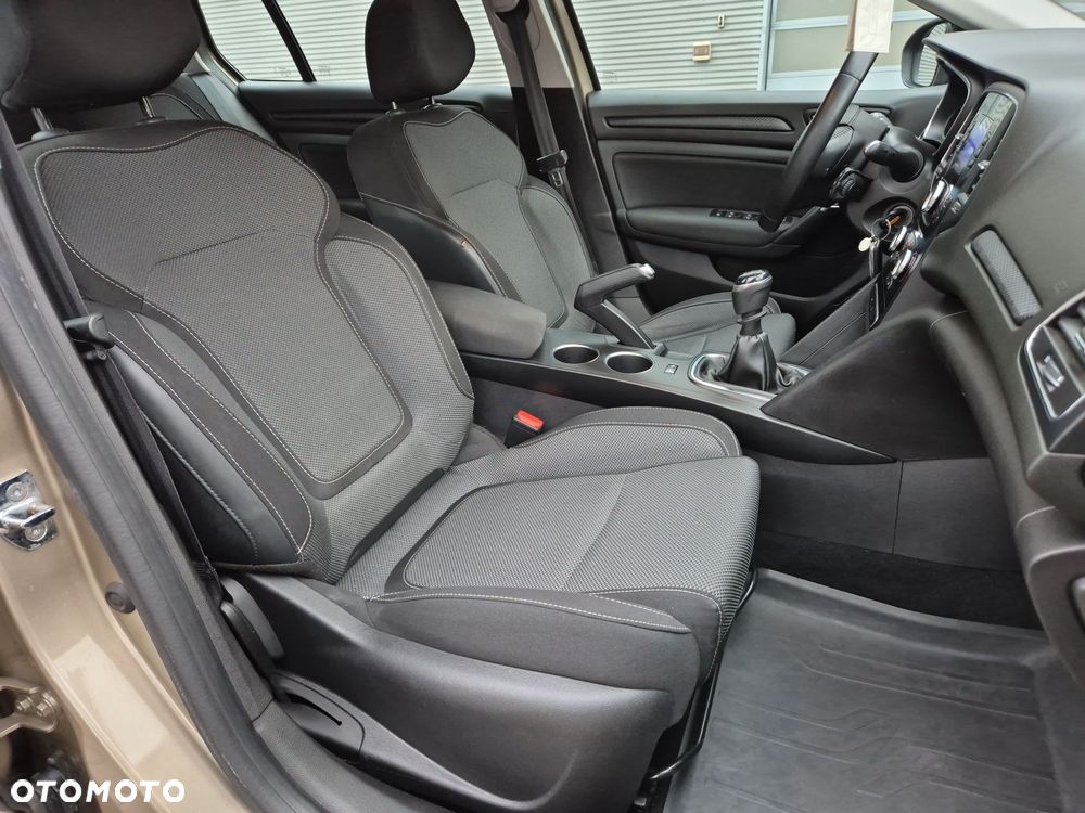 Renault Megane 1.5 Blue dCi Business - 12