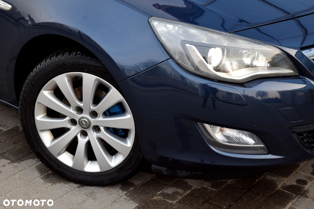 Opel Astra 2.0 CDTI DPF Cosmo - 10