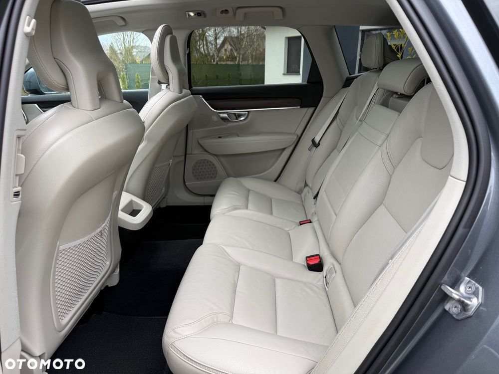Volvo V90 Cross Country T5 AWD Pro - 17
