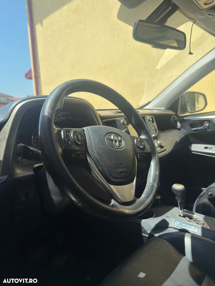 Toyota RAV4 2.2 D-4CAT 4WD Aut Luxury - 24