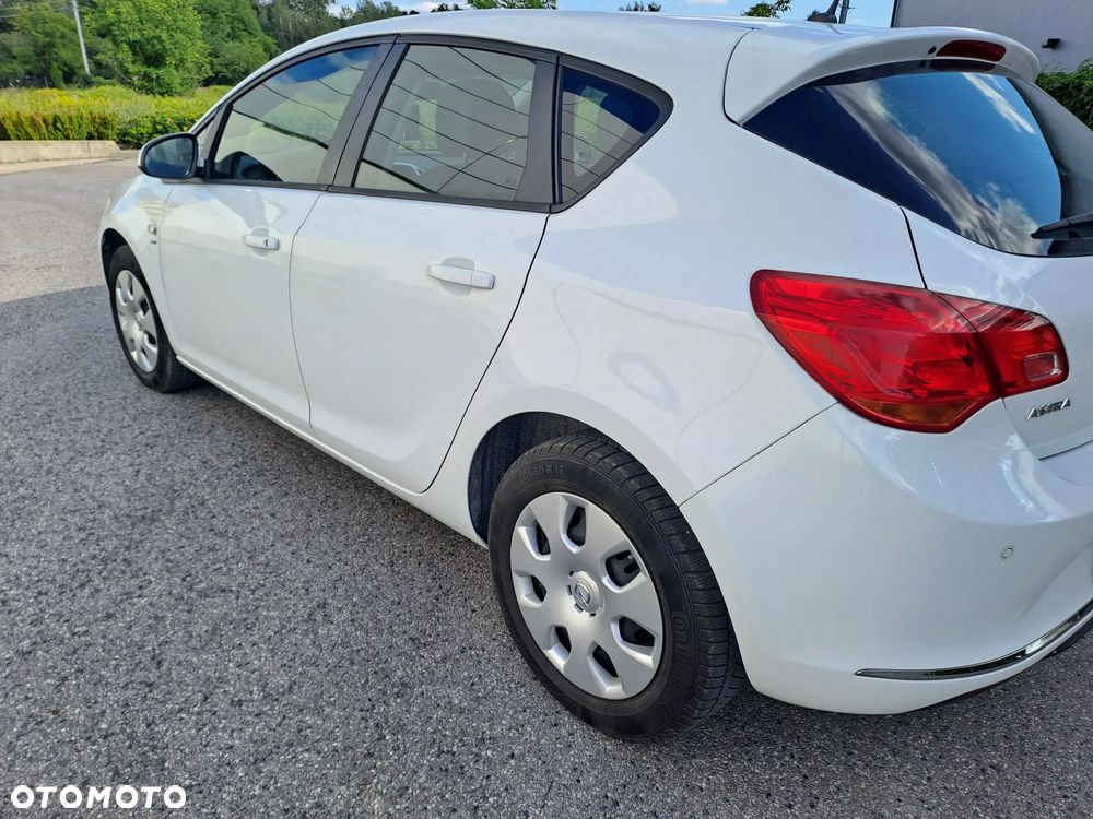 Opel Astra 1.4 T Cosmo - 4
