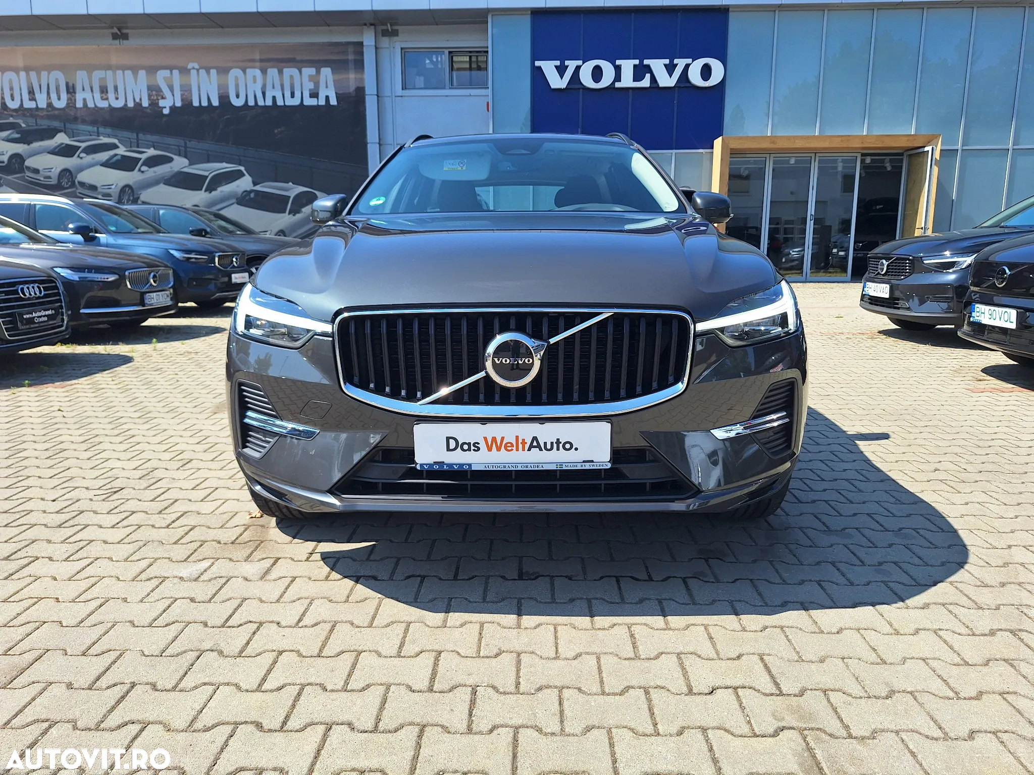 Volvo XC 60 B4 MHEV AWD Momentum Pro - 5
