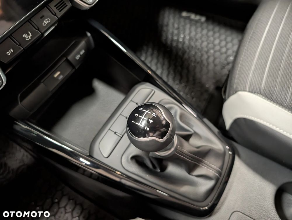 Kia Stonic 1.2 L - 19