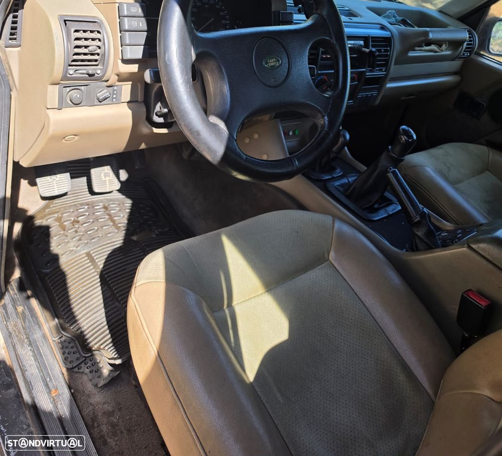 Land Rover Discovery - 4