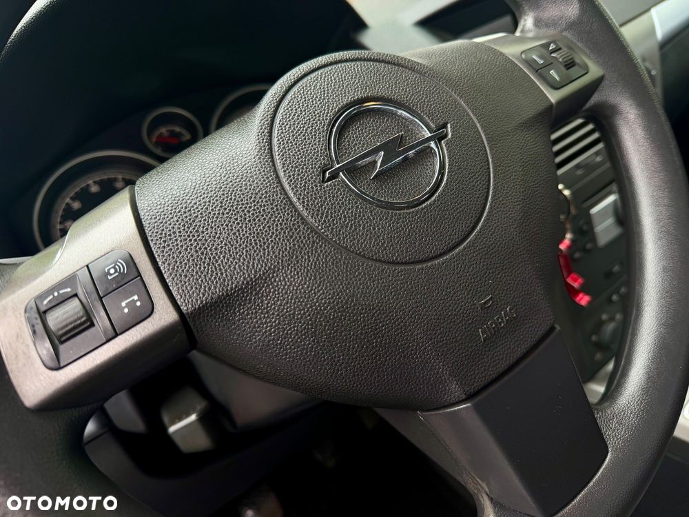 Opel Astra - 16