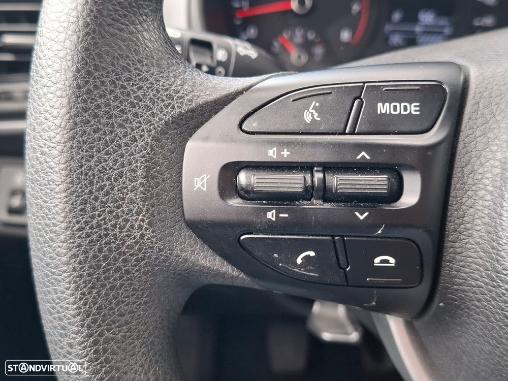 Kia Stonic 1.2 by FILA - 13