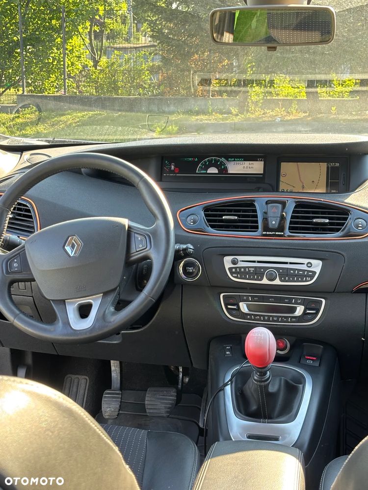 Renault Scenic 1.9 dCi Bose Edition - 11