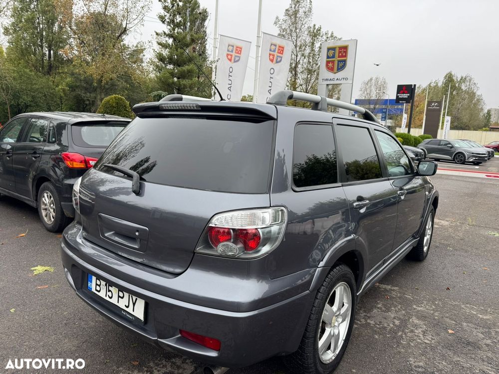 Mitsubishi Outlander 2.0 Turbo 4x4 - 4