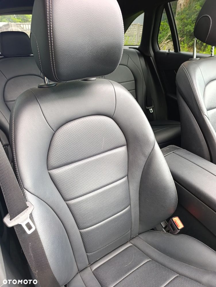 Mercedes-Benz GLC 300 4Matic 9G-TRONIC - 20