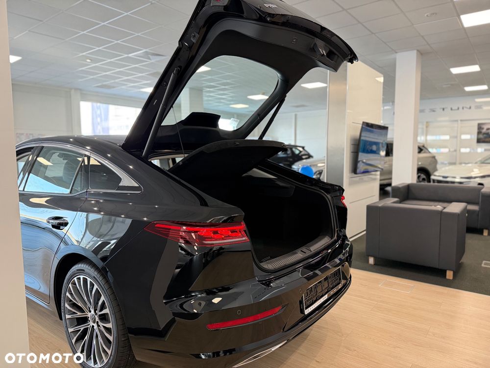 Bestune B70 2.0T Elegance - 10