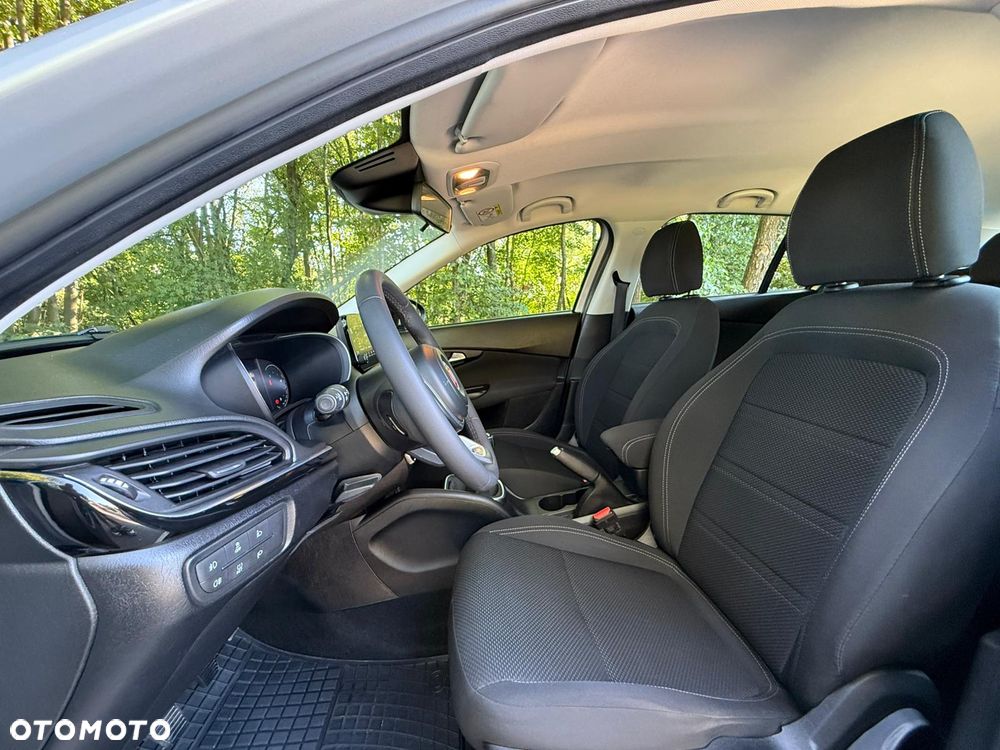 Fiat Tipo 1.0 T3 Garmin - 16