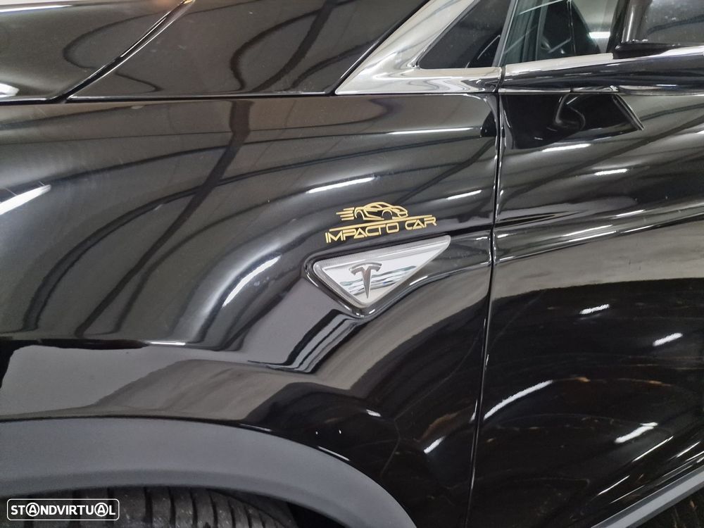 Tesla Model X 90D - 22
