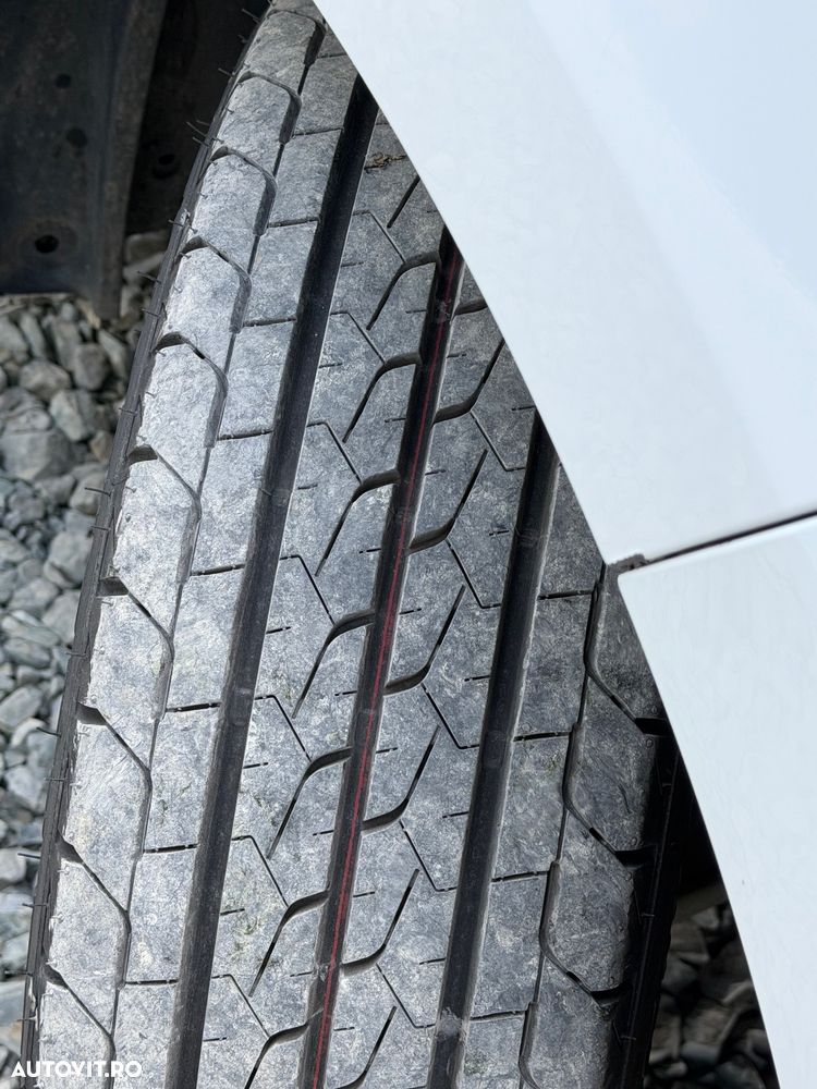 Renault Trafic 2.0 Blue dCi 150 S&S L2 8+1 Zen - 10