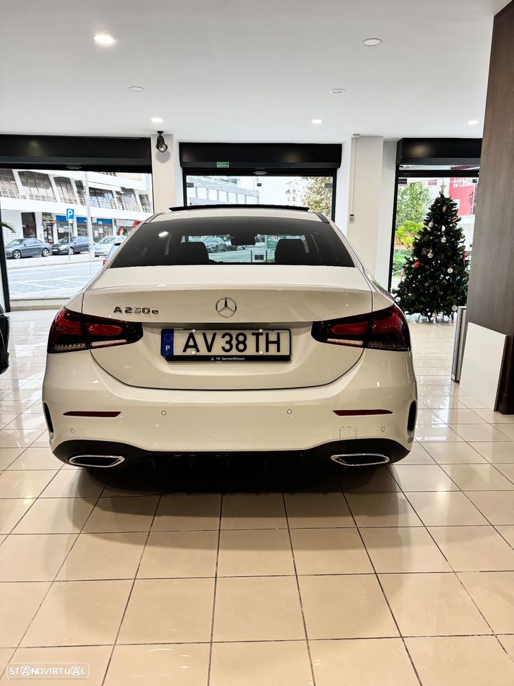 Mercedes-Benz A 250 Limousine e AMG Line - 4