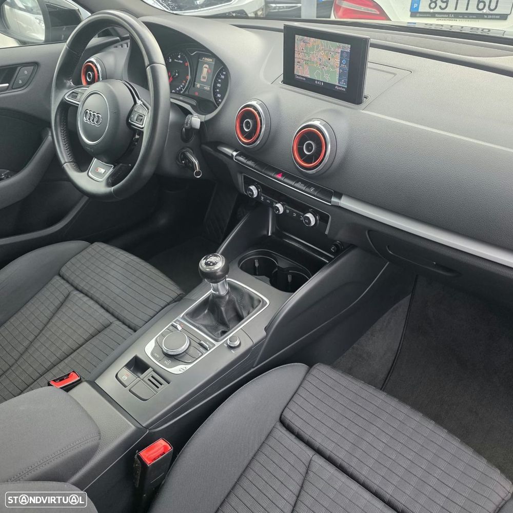 Audi A3 Sportback 1.6 TDI S-line - 27