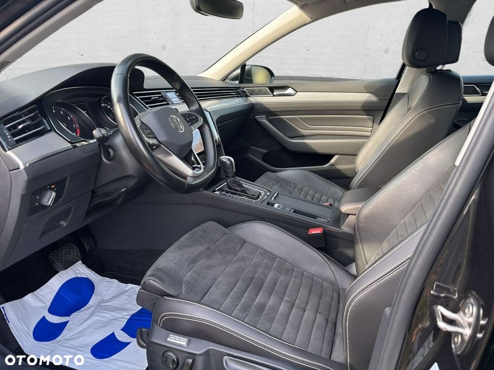 Volkswagen Passat - 12