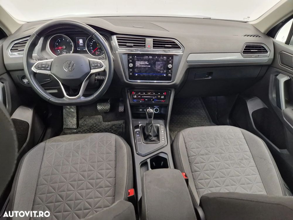 Volkswagen Tiguan - 5