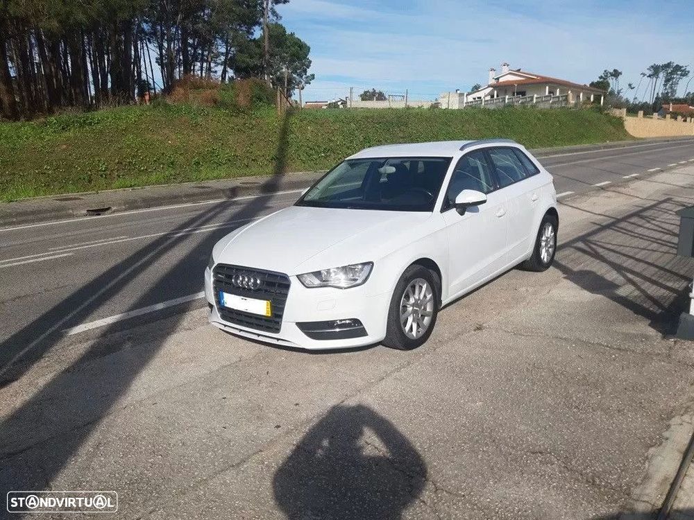Audi A3 Sportback 1.6 TDI Advance Ultra - 4