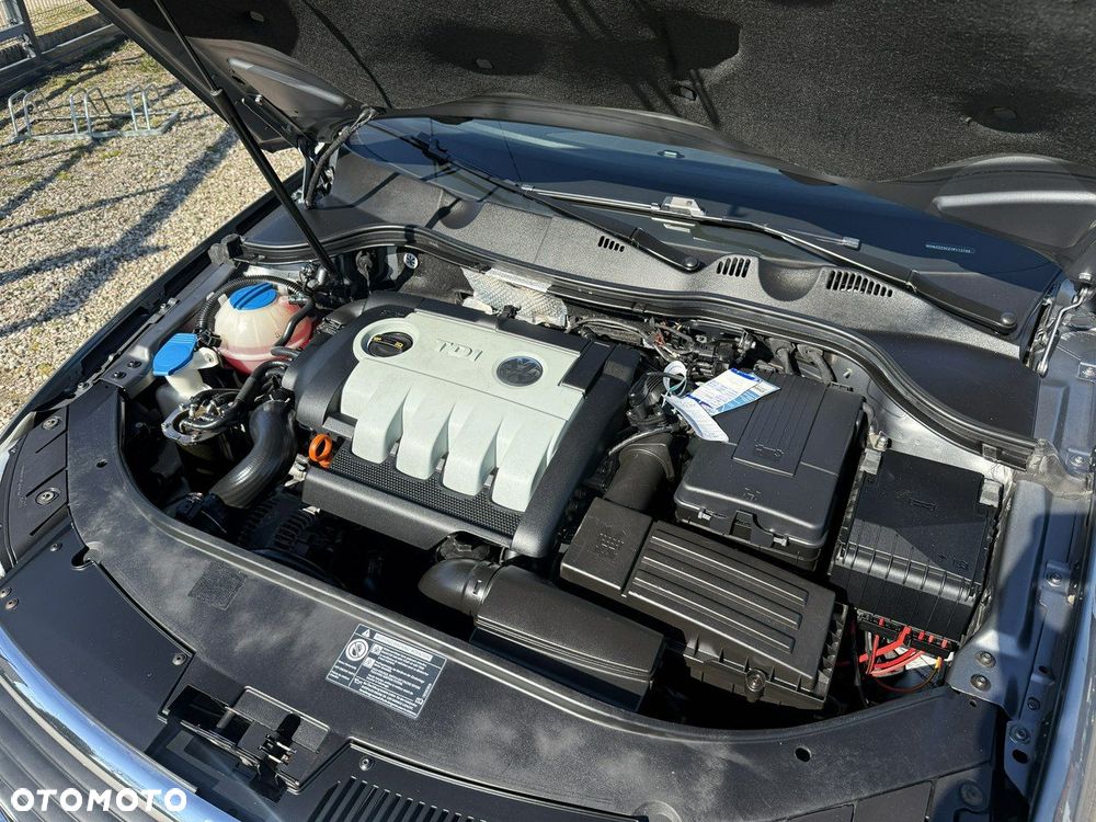Volkswagen Passat - 8
