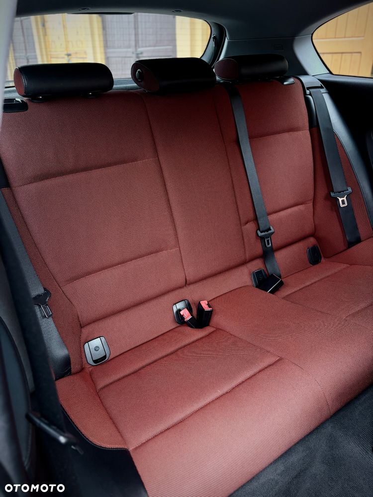 BMW Seria 1 - 31