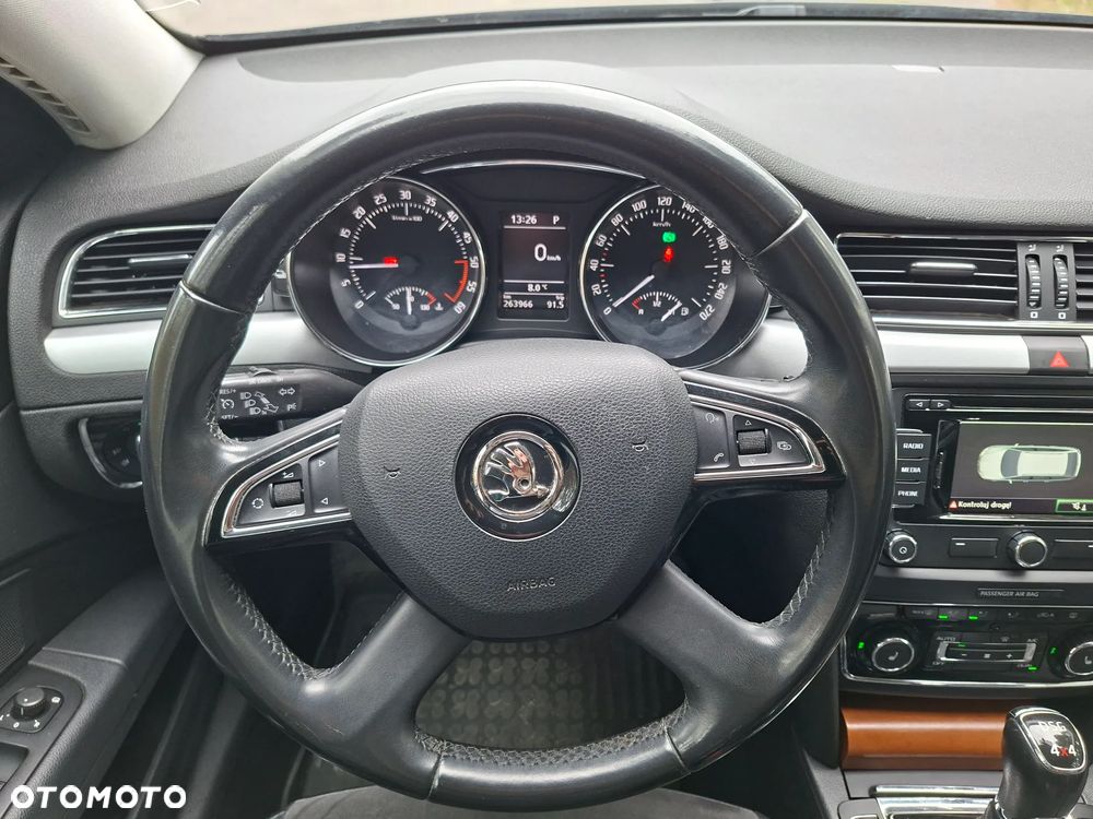 Skoda Superb 2.0 TDI 4x4 Elegance Outdoor DSG - 15