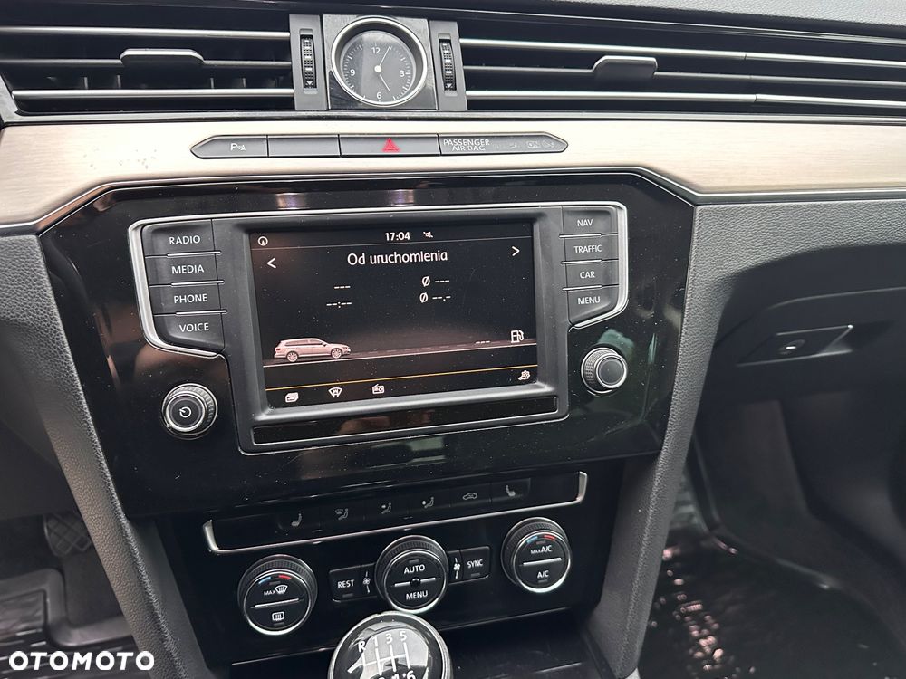 Volkswagen Passat - 19