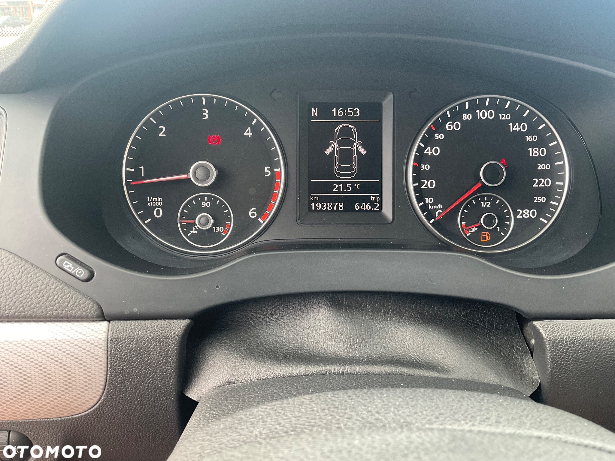 Volkswagen Jetta 2.0 TDI Life - 24