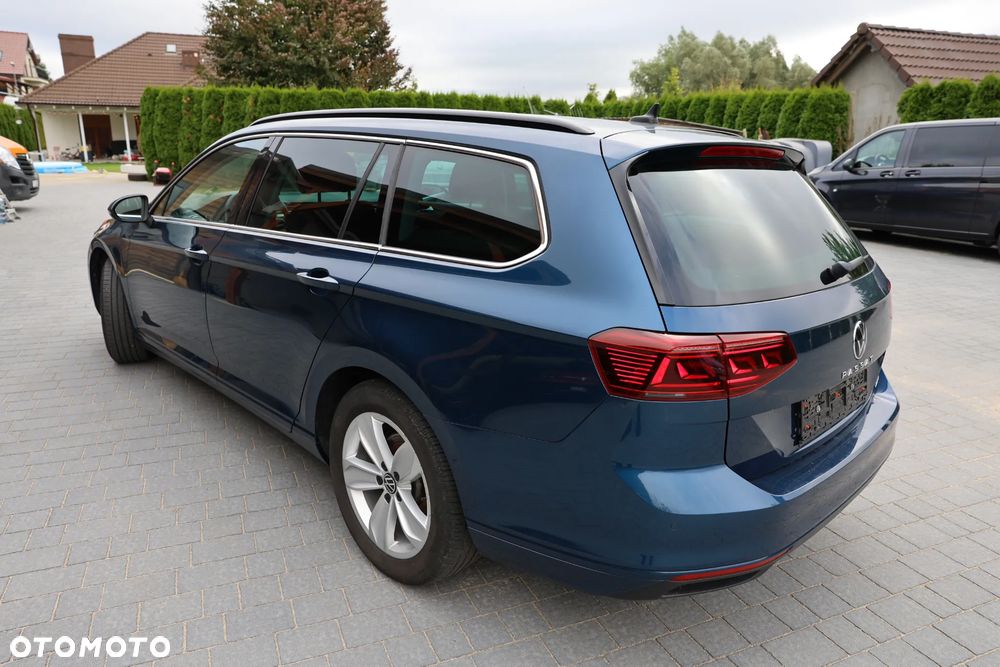 Volkswagen Passat 2.0 TDI SCR DSG 4Motion Elegance - 10