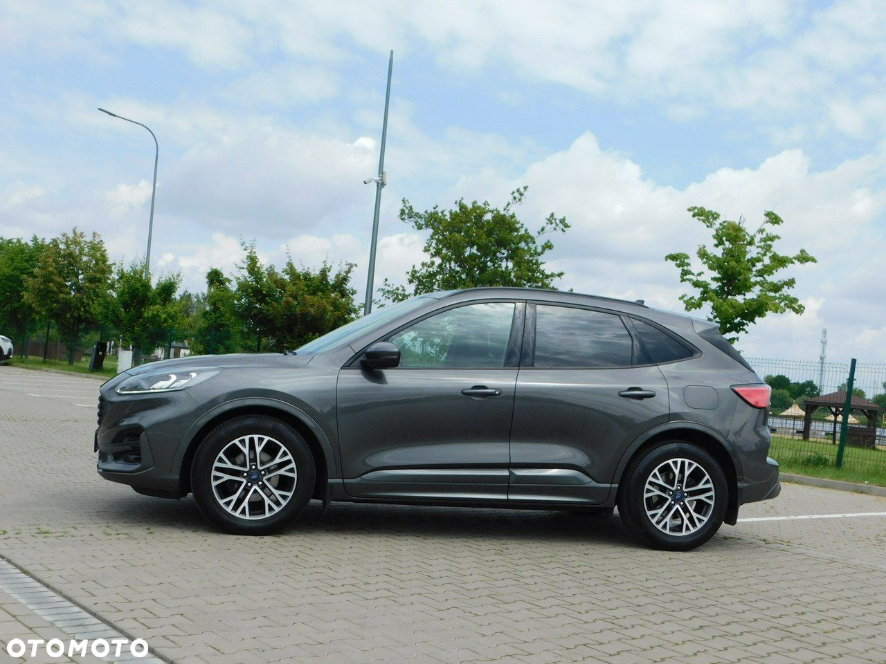 Ford Kuga - 21