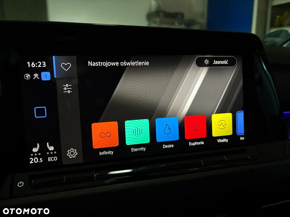 Volkswagen Golf VIII 1.4 TSI Plug-In Hybrid Style DSG - 38