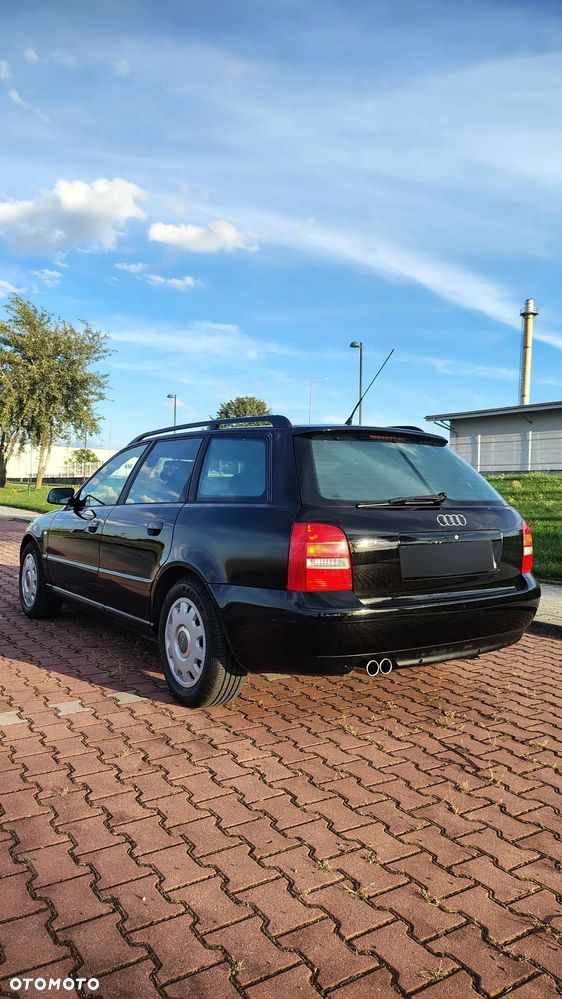 Audi A4 Avant 1.8 - 7