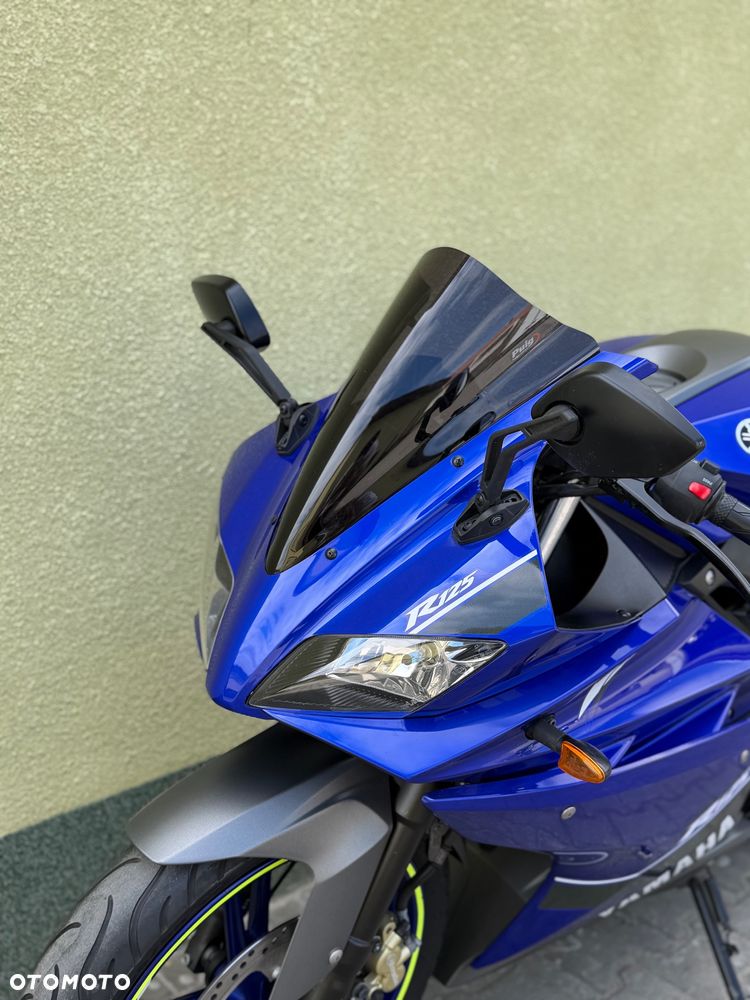 Yamaha YZF - 28