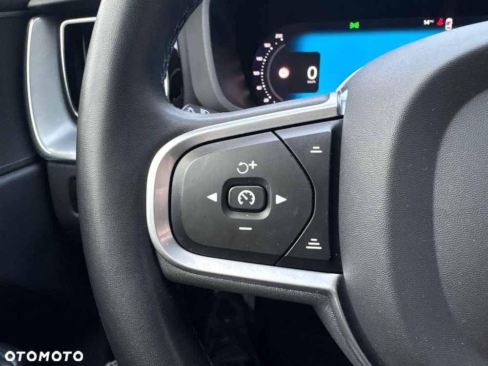 Volvo XC 60 B4 D Geartronic Momentum Pro - 25