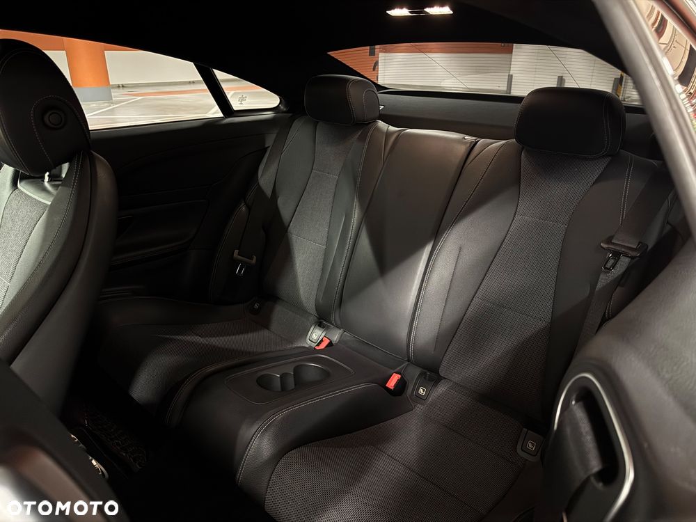 Mercedes-Benz Klasa E 200 9G-TRONIC - 17