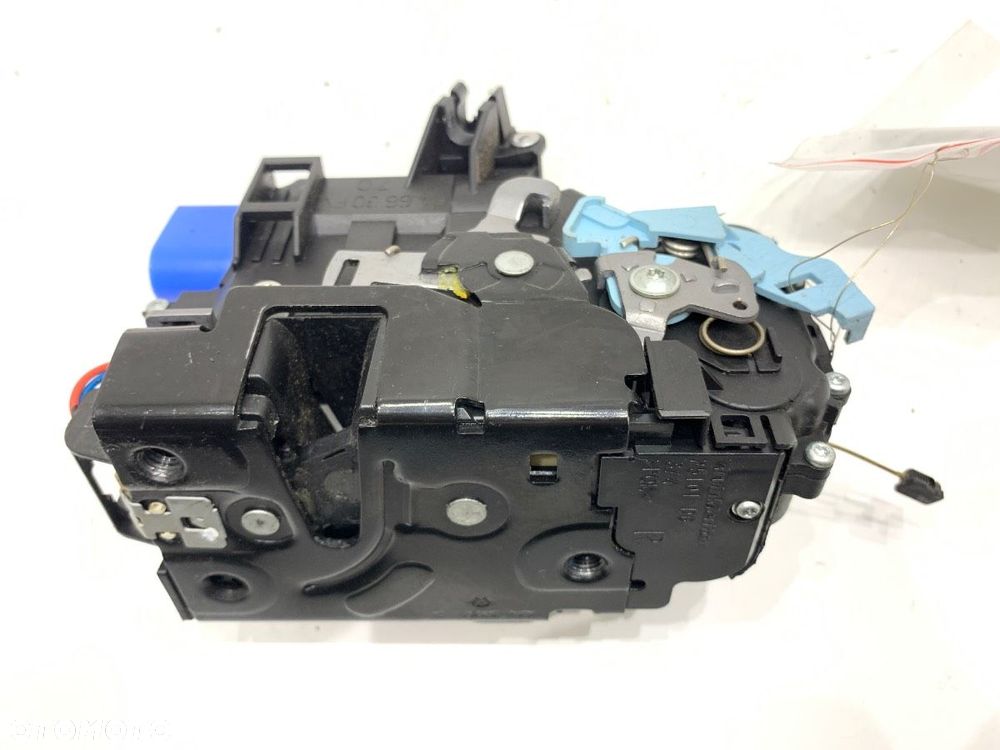 ZAMEK DRZWI PRAWY PRZÓD  VW TOURAN (1T3) 2010 - 2015 2.0 TDI 103 kW [140 KM] olej napędowy 2010 - - 2