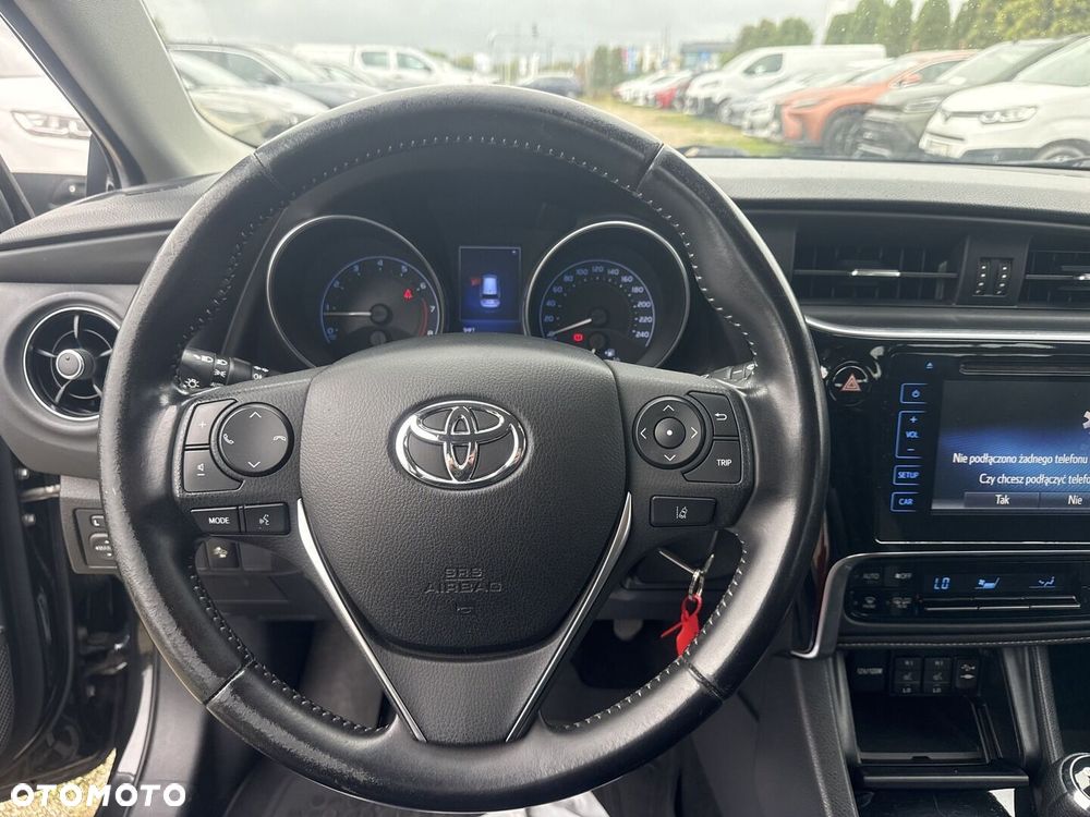 Toyota Auris 1.6 Premium Comfort - 20