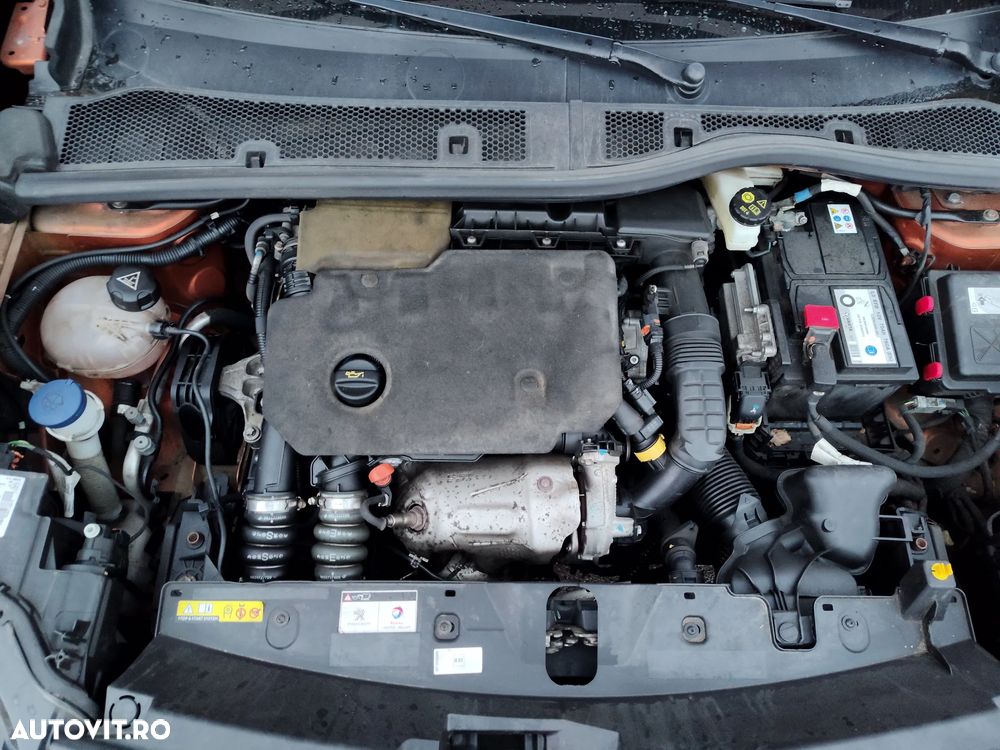 Peugeot 2008 1.5 BlueHDI BVM6 STT Allure Pack - 8