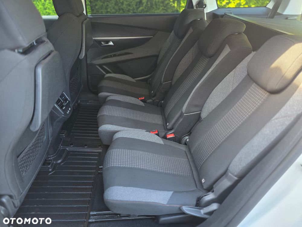 Peugeot 5008 - 16