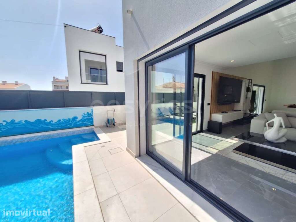 Moradia nova com 3 quartos, piscina e garagem com 100 m2 - Grande imagem: 2/51