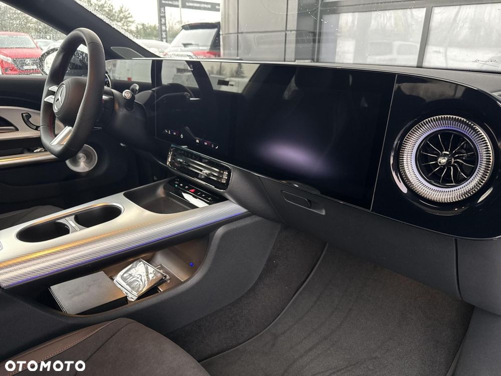 Mercedes-Benz CLA - 16