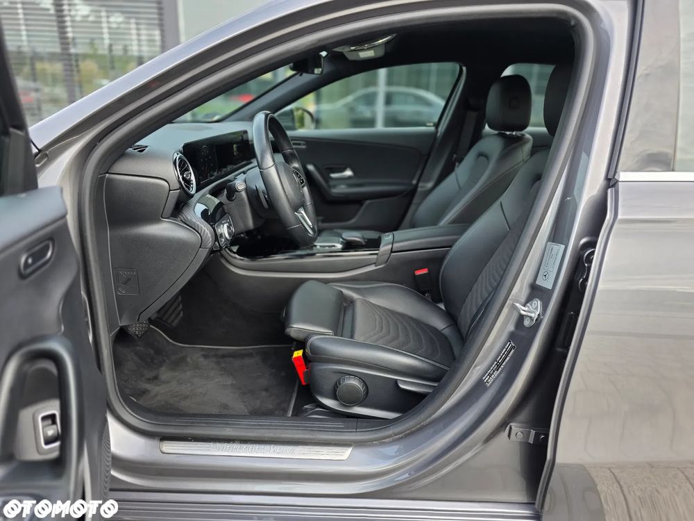 Mercedes-Benz Klasa A 180 Edycja specjalna 7G-DCT - 27