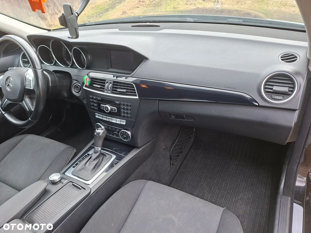 Mercedes-Benz Klasa C 180 7G-TRONIC - 15